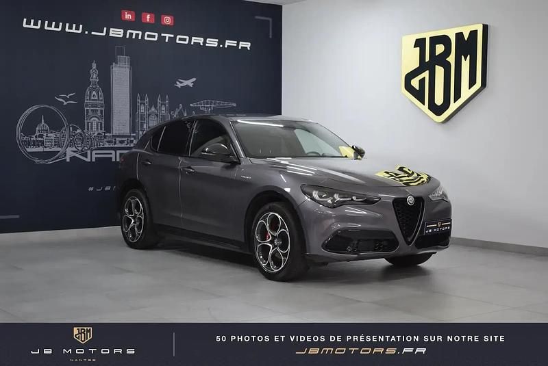 Gris Utilisé 2024 Alfa Romeo Stelvio Veloce SUV | 41 950 € (Prix cher) - Image 1/4