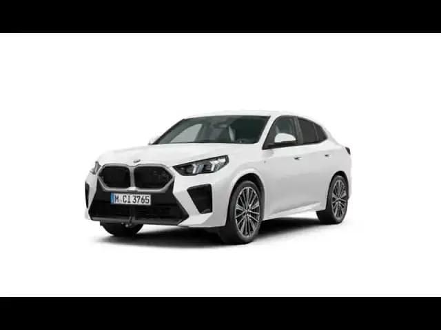 Blanc Nouvelle 2025 BMW X2 M Sport SUV | 54 600 € - Image 1/4