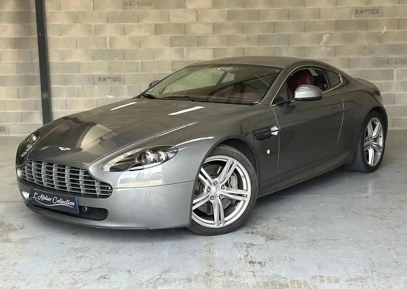 Gris Occasion 2010 Aston Martin V8 Coupé | 68 990 € - Image 1/4