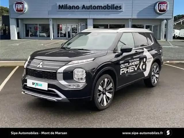 Black diamond / ster u2x Utilisé 2025 Mitsubishi Outlander SUV | 59 890 € - Image 1/4