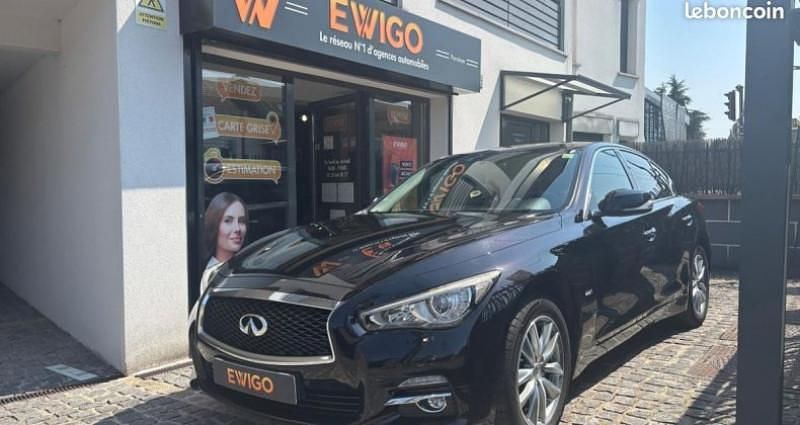 Noir Utilisé 2015 Infiniti Q50 Premium Berline | 12 190 € - Image 1/4