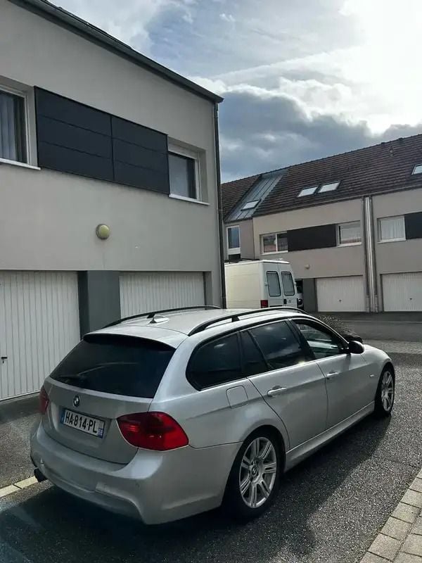 Image 2/4