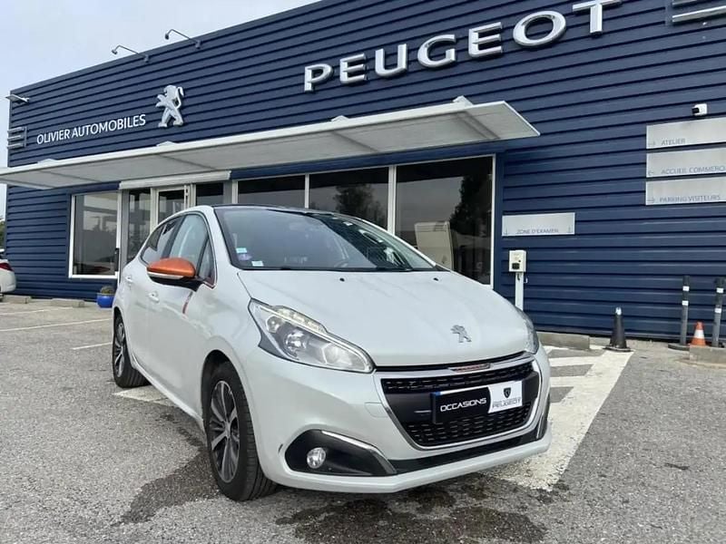 Blanc Utilisé 2016 Peugeot 208 Roland Garros Citadine | 10 990 € (Prix assez cher) - Image 1/4