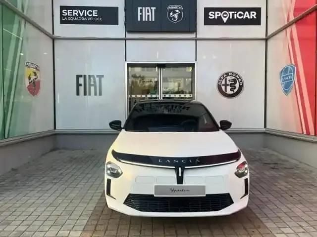 Nouvelle Lancia Ypsilon 114 kW (156 ch) 2025 Blanc quarzo métallisé/toit noir Citadine