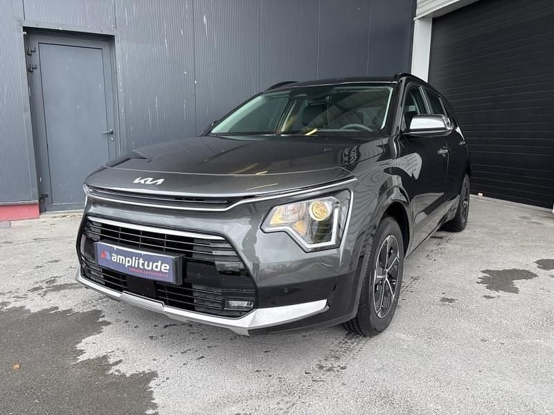 Gris comã¨te mã©tallisã© Utilisé 2025 Kia Niro Active SUV | 31 499 € (Prix assez cher) - Image 1/4