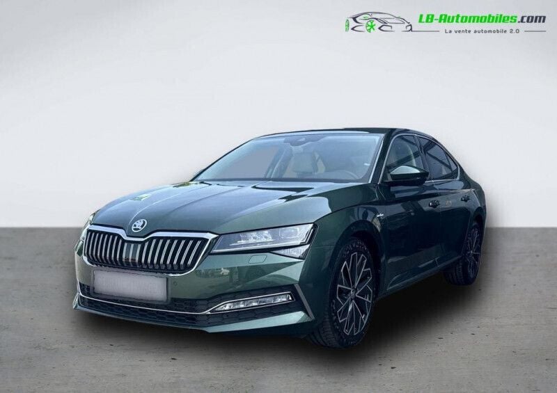 Utilisé 2019 Skoda Superb Berline | 36 800 € (Prix juste) - Image 1/4