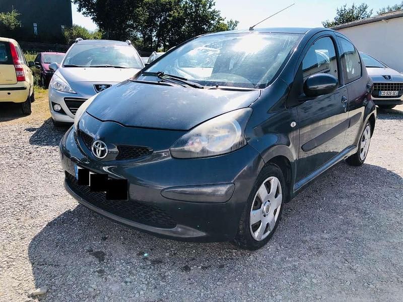 Occasion Toyota Aygo 54 ch (39 kW) 2006 Gris Citadine