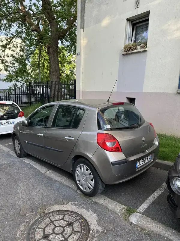 Utilisé 2008 Renault Clio II Authentique Berline | 2 900 € (Prix juste) - Image 1/4
