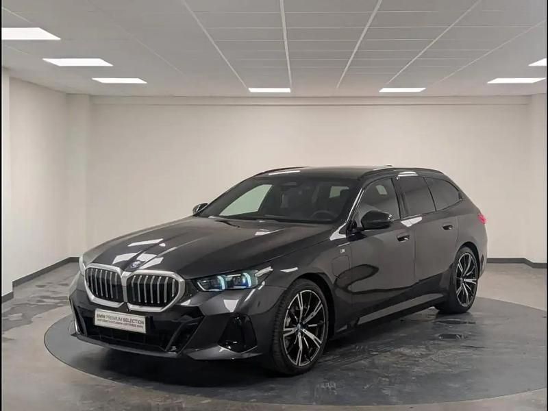 Gris Occasion 2025 BMW 530 M Sport Break | 84 800 € - Image 1/4