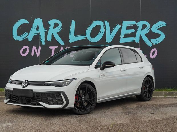 Blanc Utilisé 2024 VW Golf VIII GTI | 45 990 € (Prix assez cher) - Image 1/4