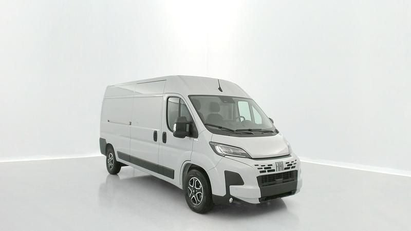 Gris Utilisé 2024 Fiat Ducato S Van | 41 280 € - Image 1/4