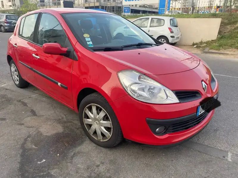 Utilisé 2008 Renault Clio II Dynamique Berline | 3 499 € (Prix juste) - Image 1/4