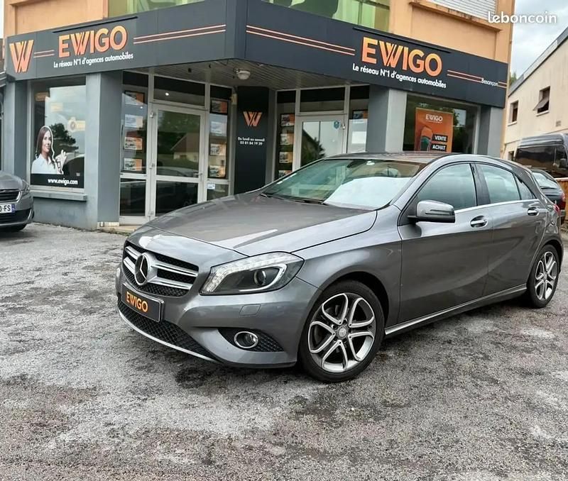 Gris Utilisé 2015 Mercedes A200 Berline | 12 990 € (Bon prix) - Image 1/4