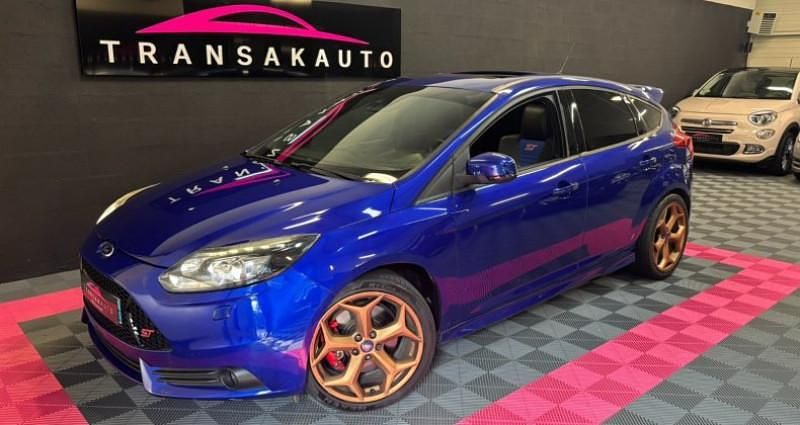 Bleu Utilisé 2013 Ford Focus ST Berline | 15 990 € (Prix juste) - Image 1/4