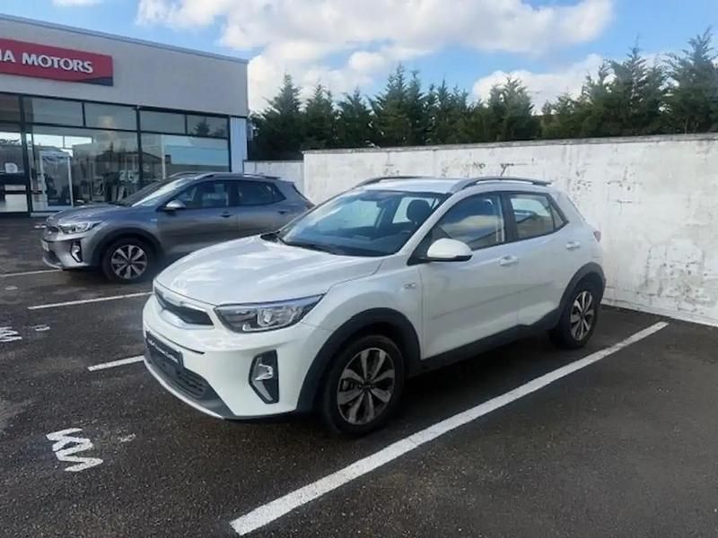 Blanc Occasion 2023 Kia Stonic Active SUV | 16 990 € (Prix juste) - Image 1/4