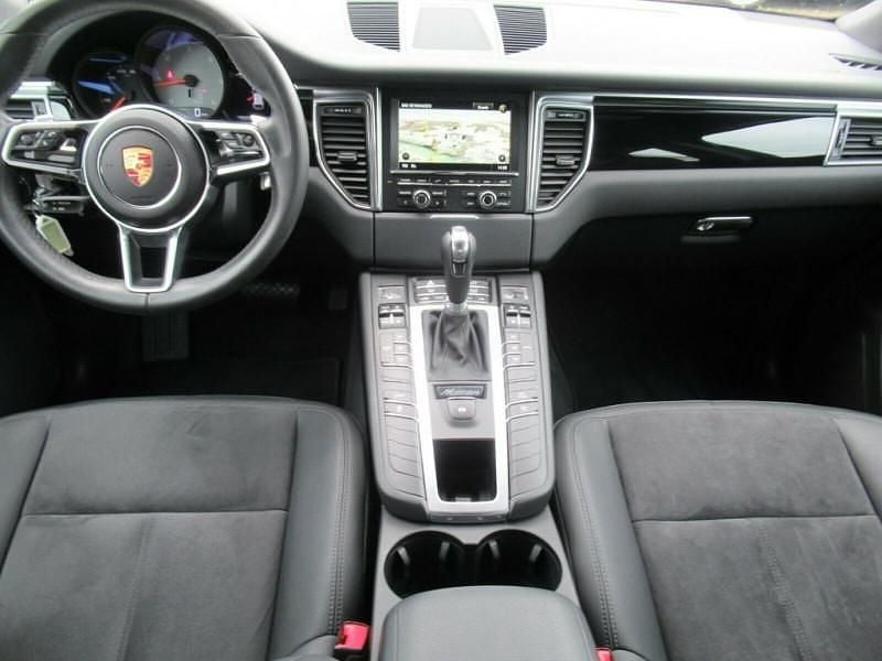Image 3/4