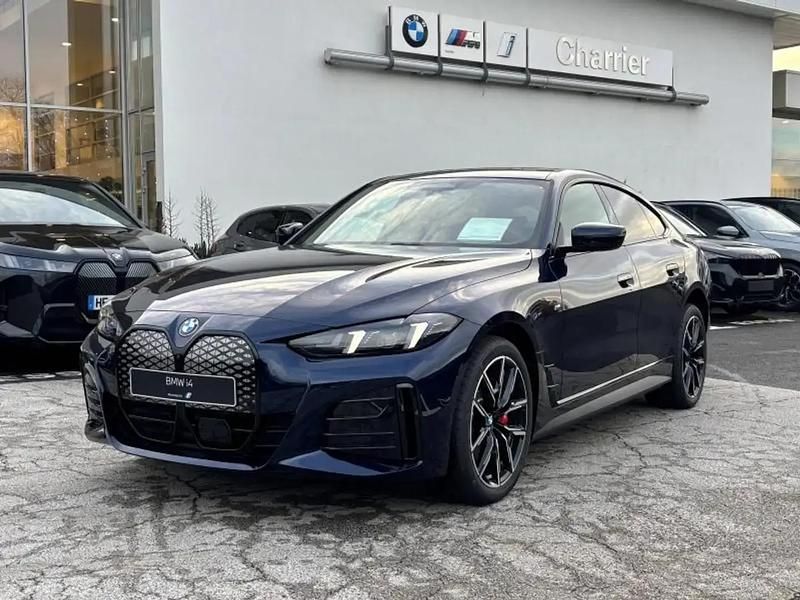 Bleu Nouvelle 2025 BMW i4 M Sport Berline | 74 700 € (Prix juste) - Image 1/4