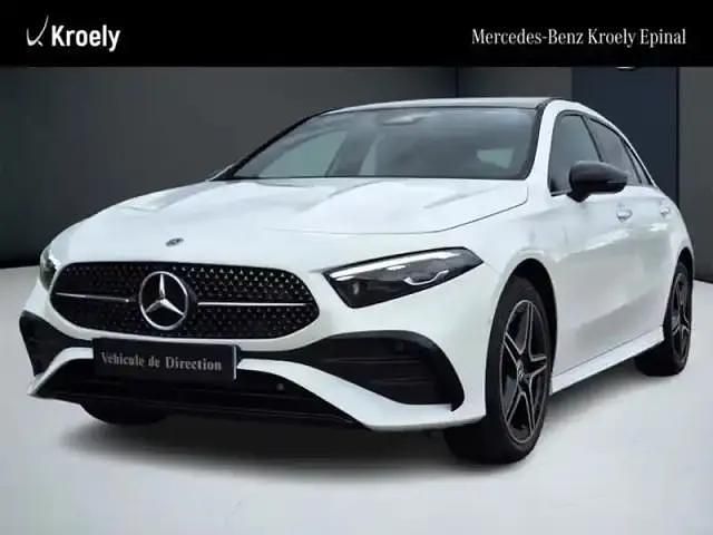 Blanc Utilisé 2025 Mercedes A250 AMG line Berline | 44 900 € - Image 1/4
