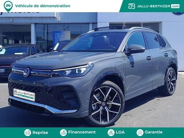 Gris Utilisé 2025 VW Tiguan Exclusive SUV | 61 990 € - Image 1/4