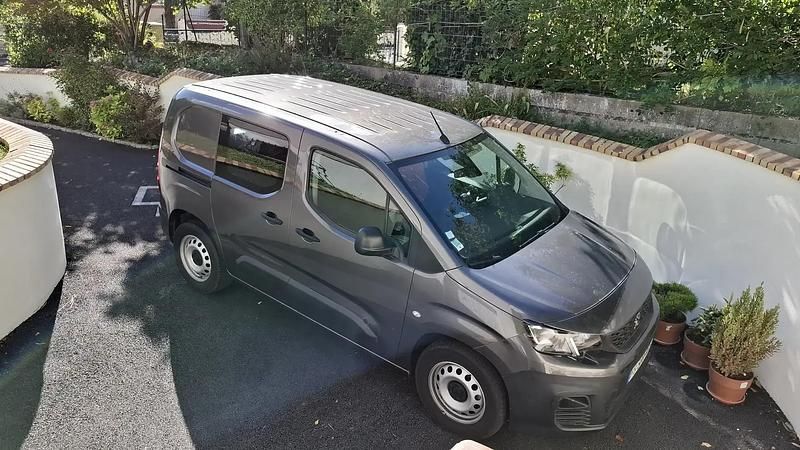 Gris Occasion 2020 Peugeot Partner S Van | 13 500 € (Super prix) - Image 1/4