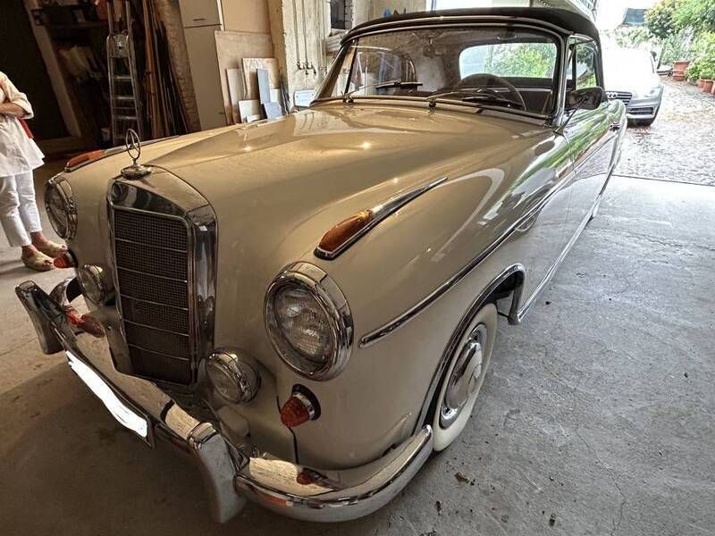 Occasion Mercedes 220 106 ch (77 kW) 1958 Blanc Cabriolet