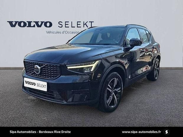 Noir Utilisé 2024 Volvo XC40 Plus SUV | 35 900 € (Prix juste) - Image 1/4