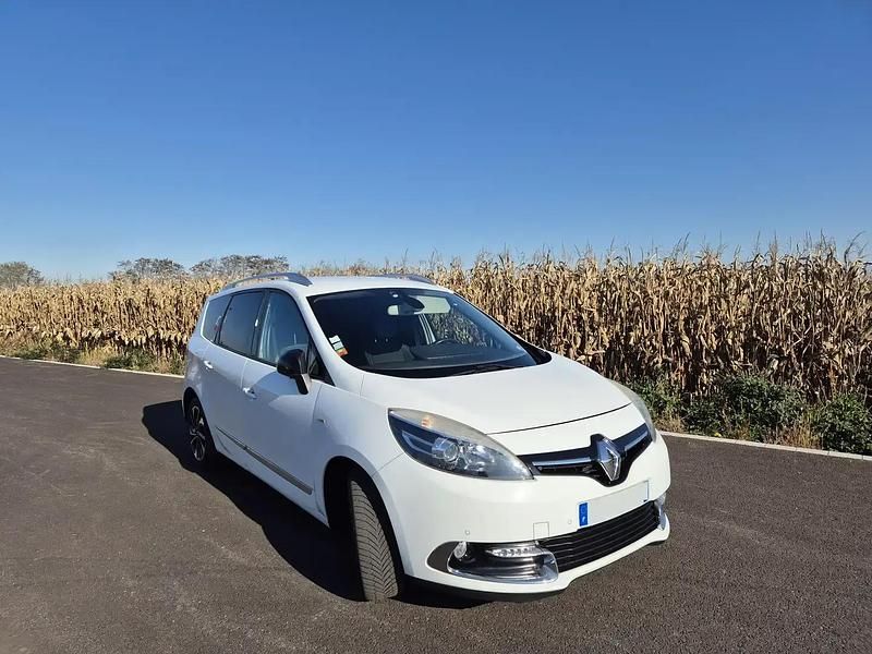 Blanc Occasion 2015 Renault Grand Scénic III Bose Edition Monospace | 8 700 € - Image 1/4