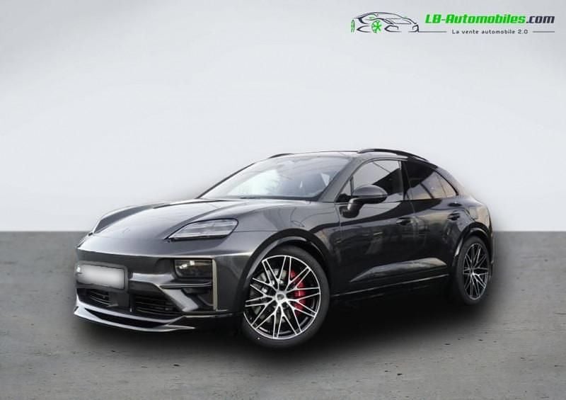 Utilisé 2025 Porsche Macan Turbo SUV | 122 400 € (Prix juste) - Image 1/4