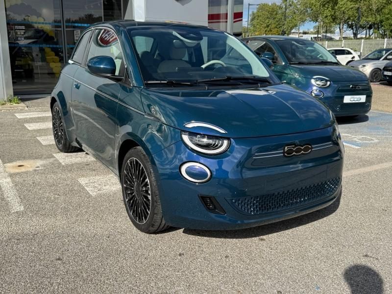 Ocean green métal Nouvelle 2025 Fiat 500e La Prima Berline | 26 990 € (Prix juste) - Image 1/4