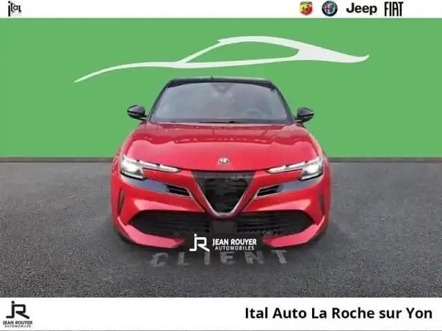 Nouvelle Alfa Romeo Junior Edizione Speciale 2025 Rouge brera tricouches/toit noir SUV