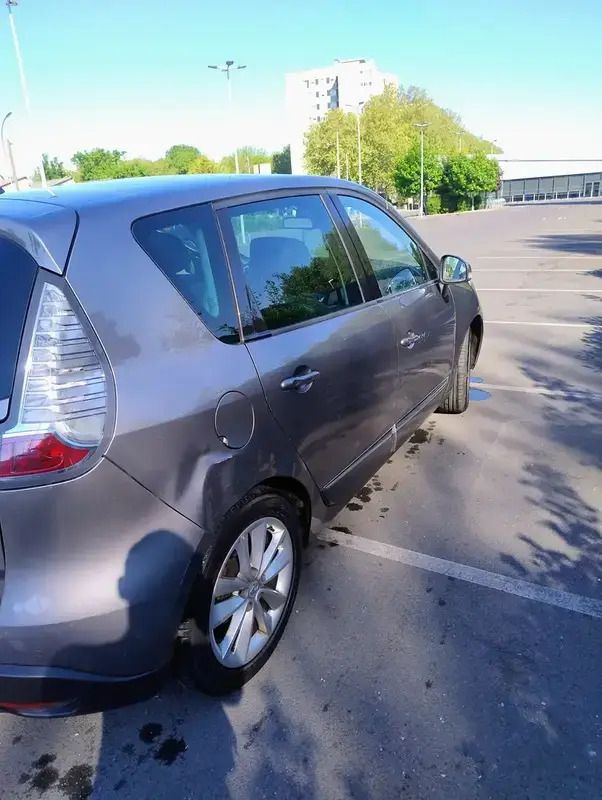 Gris Utilisé 2013 Renault Scénic III Dynamique Monospace | 5 500 € (Prix juste) - Image 1/4