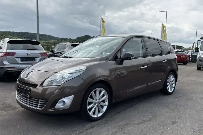 Brun Utilisé 2011 Renault Grand Scénic III Monospace | 10 990 € (Prix cher) - Image 1/4