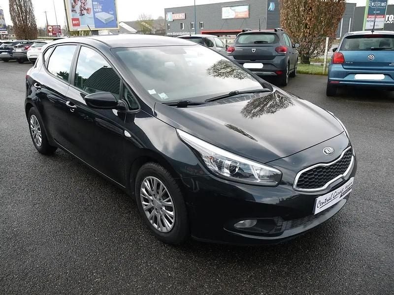 Occasion Kia Ceed Motion 102 ch (75 kW) 2014 Noir Citadine