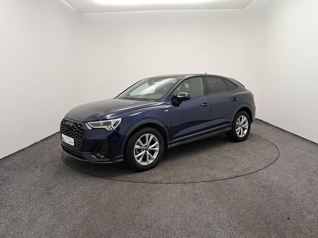 Bleu navarre métallisé Utilisé 2024 Audi Q3 Sportback S-Line SUV | 46 890 € (Prix assez cher) - Image 1/4