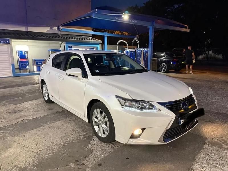 Blanc Utilisé 2017 Lexus CT200h Berline | 14 500 € (Prix juste) - Image 1/4