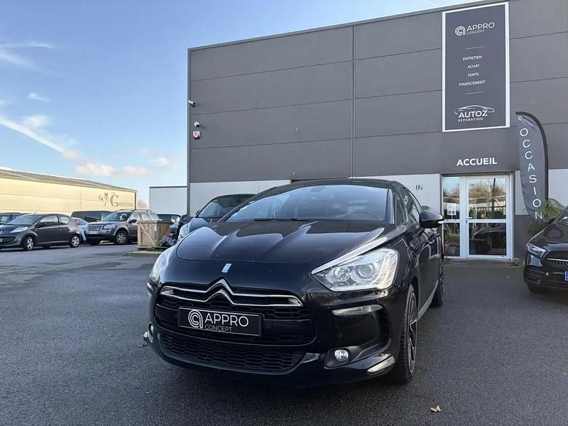 Noir Utilisé 2013 DS Automobiles DS5 Chic Citadine | 7 990 € - Image 1/4