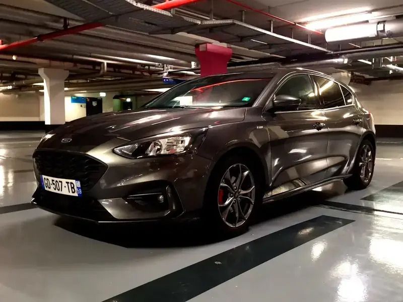 Gris Utilisé 2022 Ford Focus S Berline | 14 800 € (Prix juste) - Image 1/4
