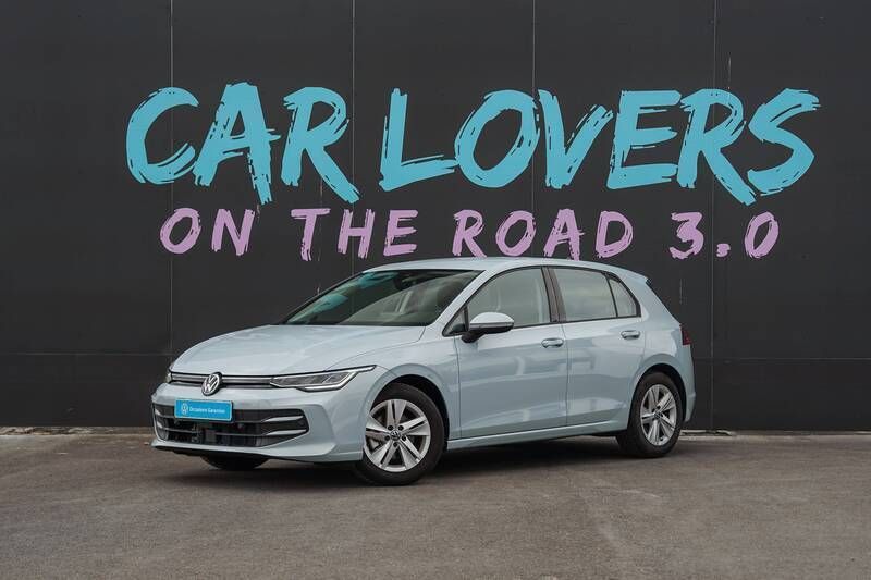 Bleu Utilisé 2024 VW Golf VIII Life Berline | 24 990 € (Prix juste) - Image 1/3