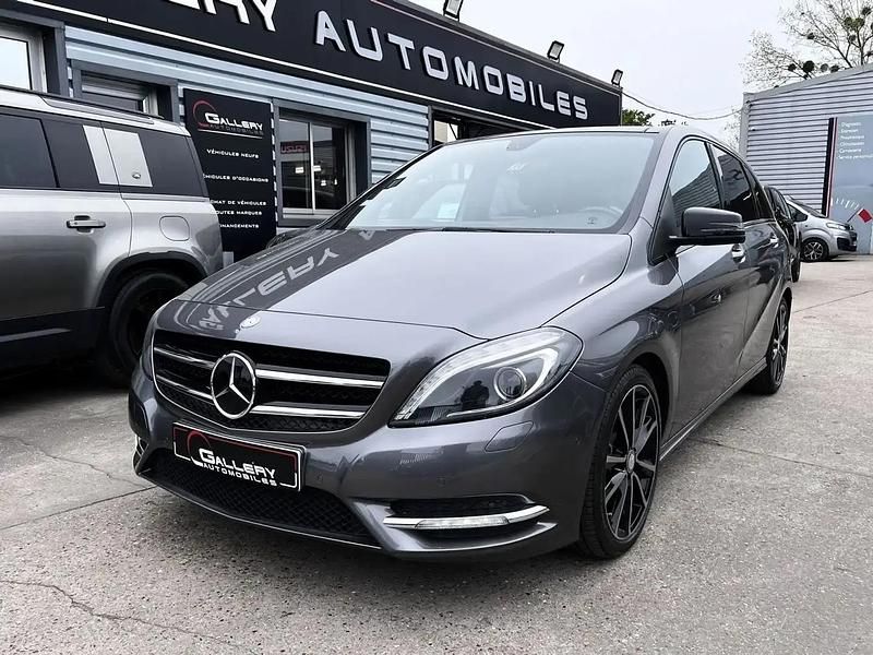 Gris Utilisé 2014 Mercedes B180 Monospace | 16 800 € (Prix juste) - Image 1/4