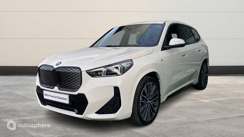 Blanc Utilisé 2024 BMW iX1 M Sport SUV | 37 999 € (Prix juste) - Image 1/4