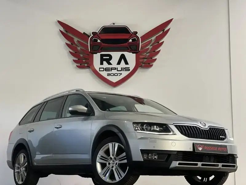 Gris Utilisé 2016 Skoda Octavia Break | 14 999 € - Image 1/4