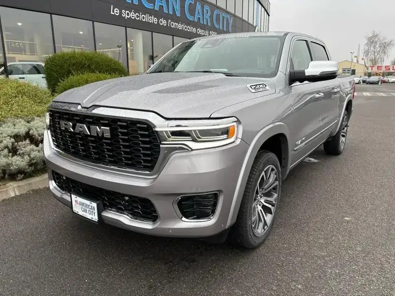 Gris Nouvelle 2025 Dodge Ram Pick-up | 122 900 € - Image 1/4