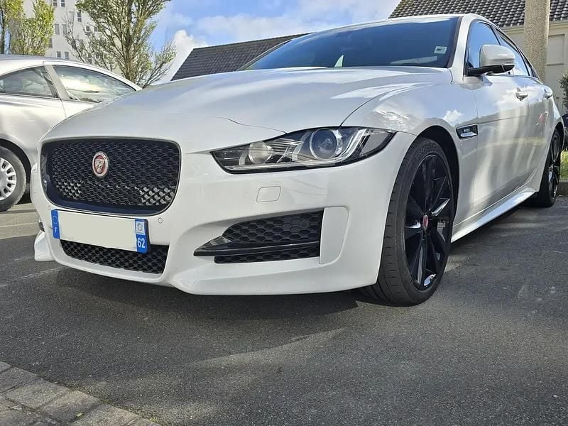 Blanc Utilisé 2018 Jaguar XE R-Sport Berline | 17 800 € (Prix juste) - Image 1/4