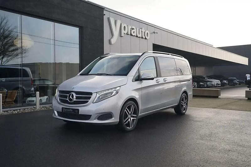 Argent Occasion 2015 Mercedes V220 Edition Monospace | 35 900 € (Prix juste) - Image 1/4