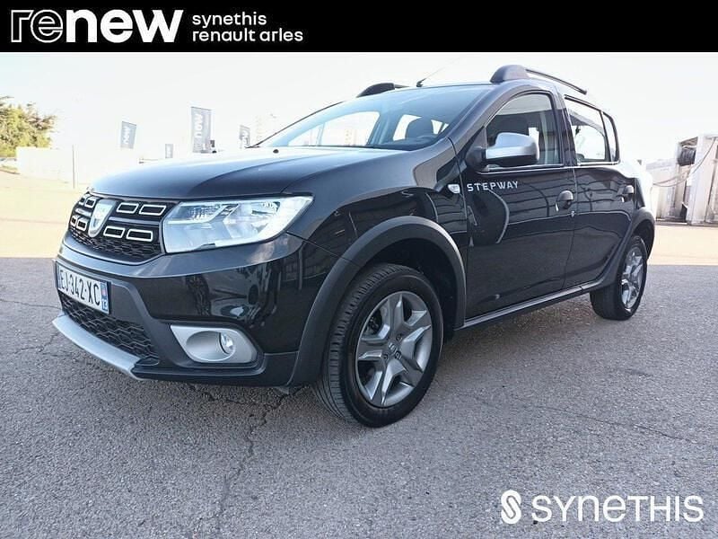 Noir Utilisé 2017 Dacia Sandero Stepway Citadine | 10 990 € (Prix juste) - Image 1/4