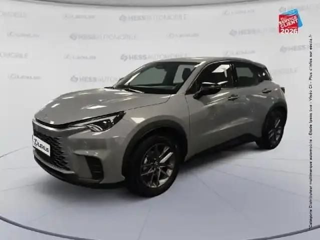 Gris manhattan métallisé Occasion 2024 Lexus LBX SUV | 29 999 € (Bon prix) - Image 1/4