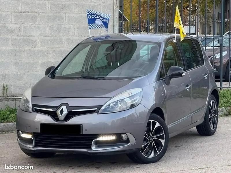 Gris Utilisé 2015 Renault Scénic III Bose Edition Monospace | 4 990 € (Bon prix) - Image 1/4
