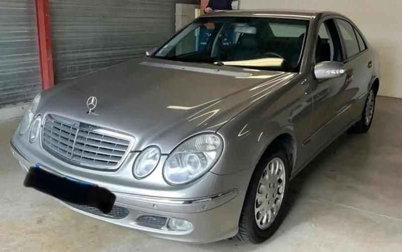 Gris Utilisé 2003 Mercedes E270 Elegance Berline | 9 890 € - Image 1/4