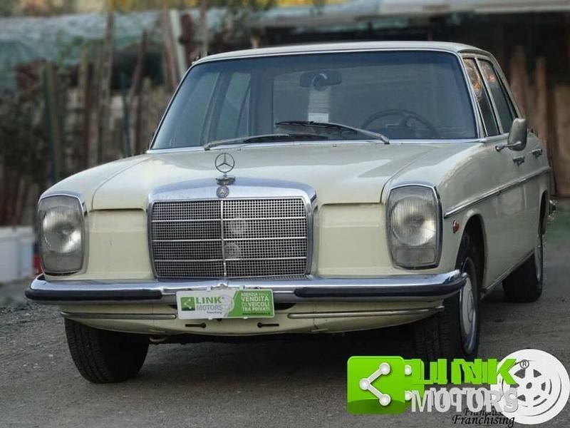 Occasion Mercedes 220 105 ch (77 kW) 1971 Beige Berline