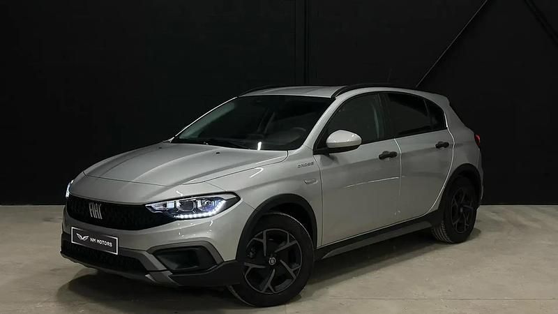Gris Utilisé 2022 Fiat Tipo Cross Berline | 14 990 € (Prix juste) - Image 1/4